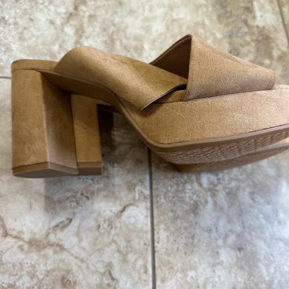 Chinese Laundry Shoes - Picture 6 of 6